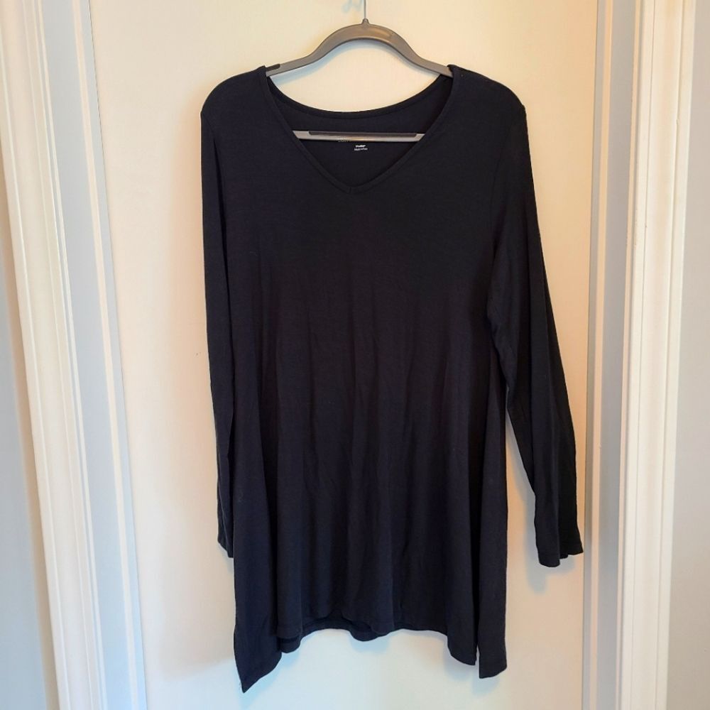 Soft Surroundings Size Medium Tahira V-Neck Long Sleeve Tunic Top Black Women's